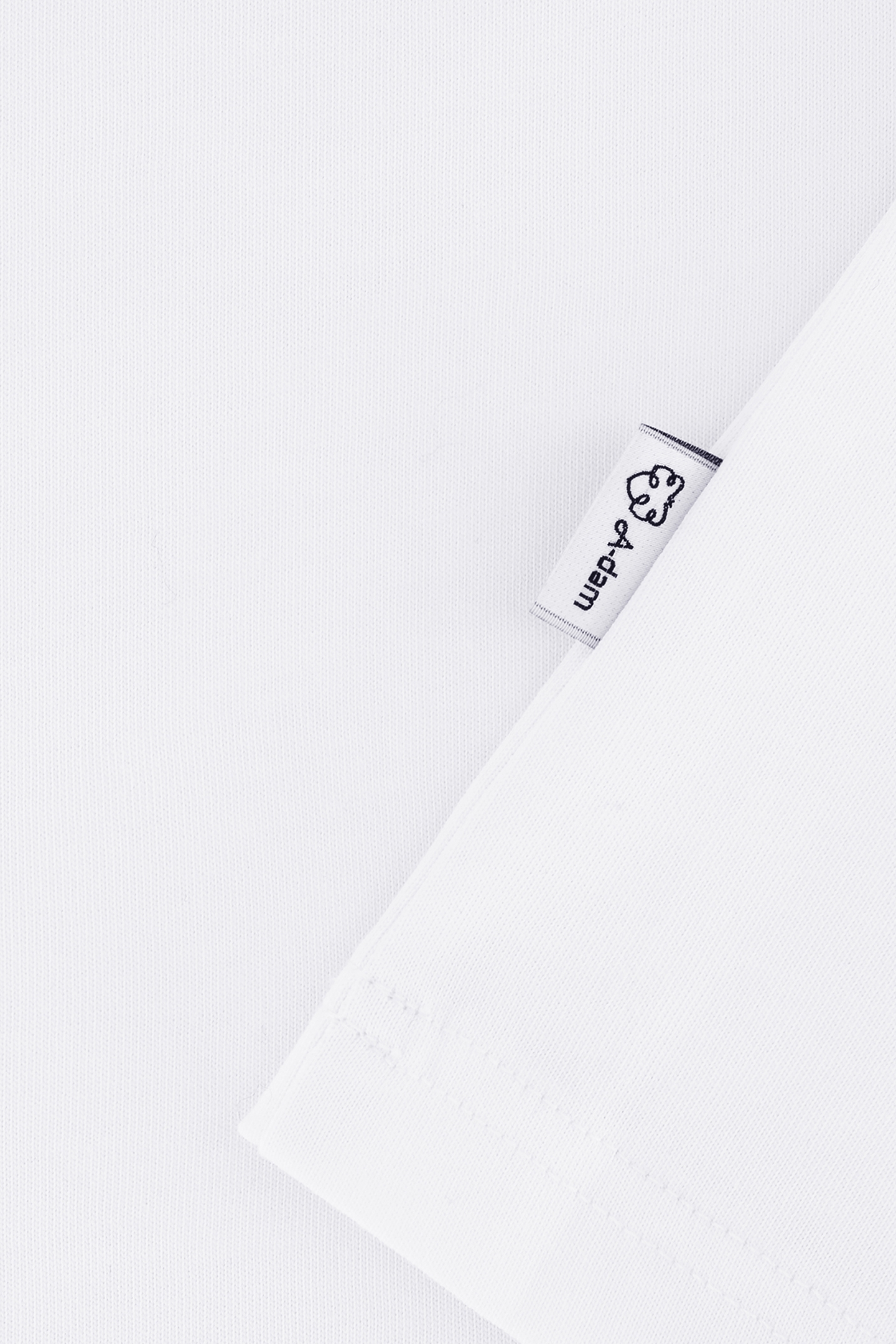 ICONIC TEE CAPITAL ADAM WHITE 5