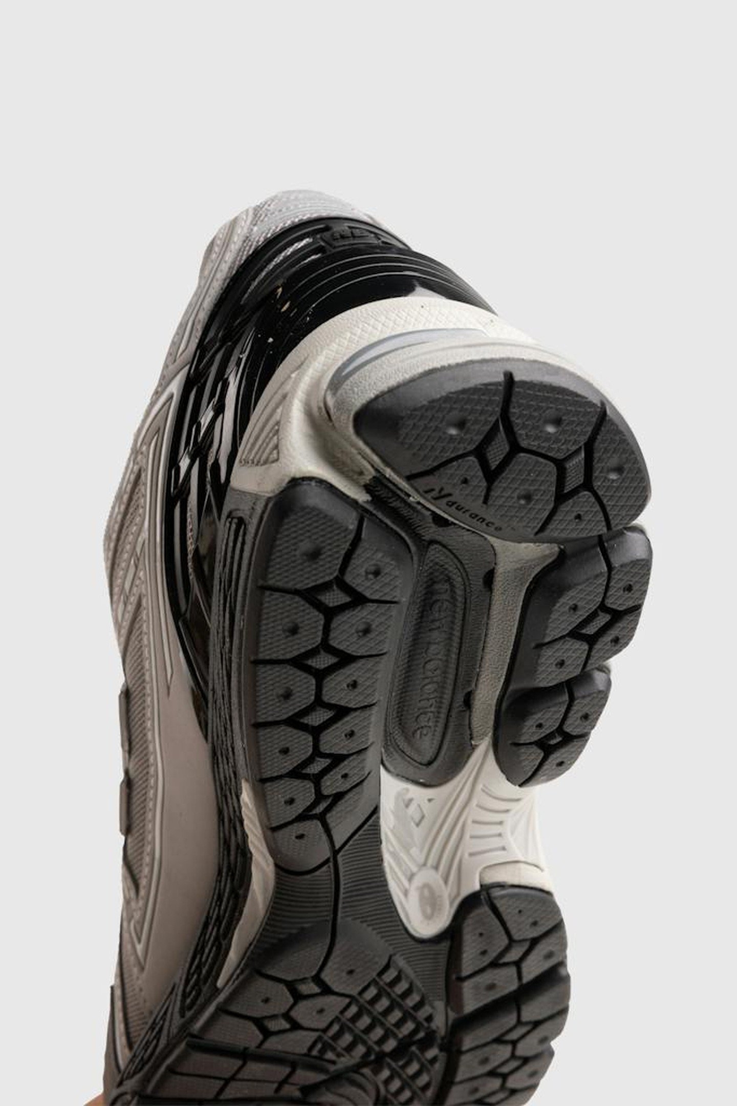 NEW BALANCE – 1906R 5