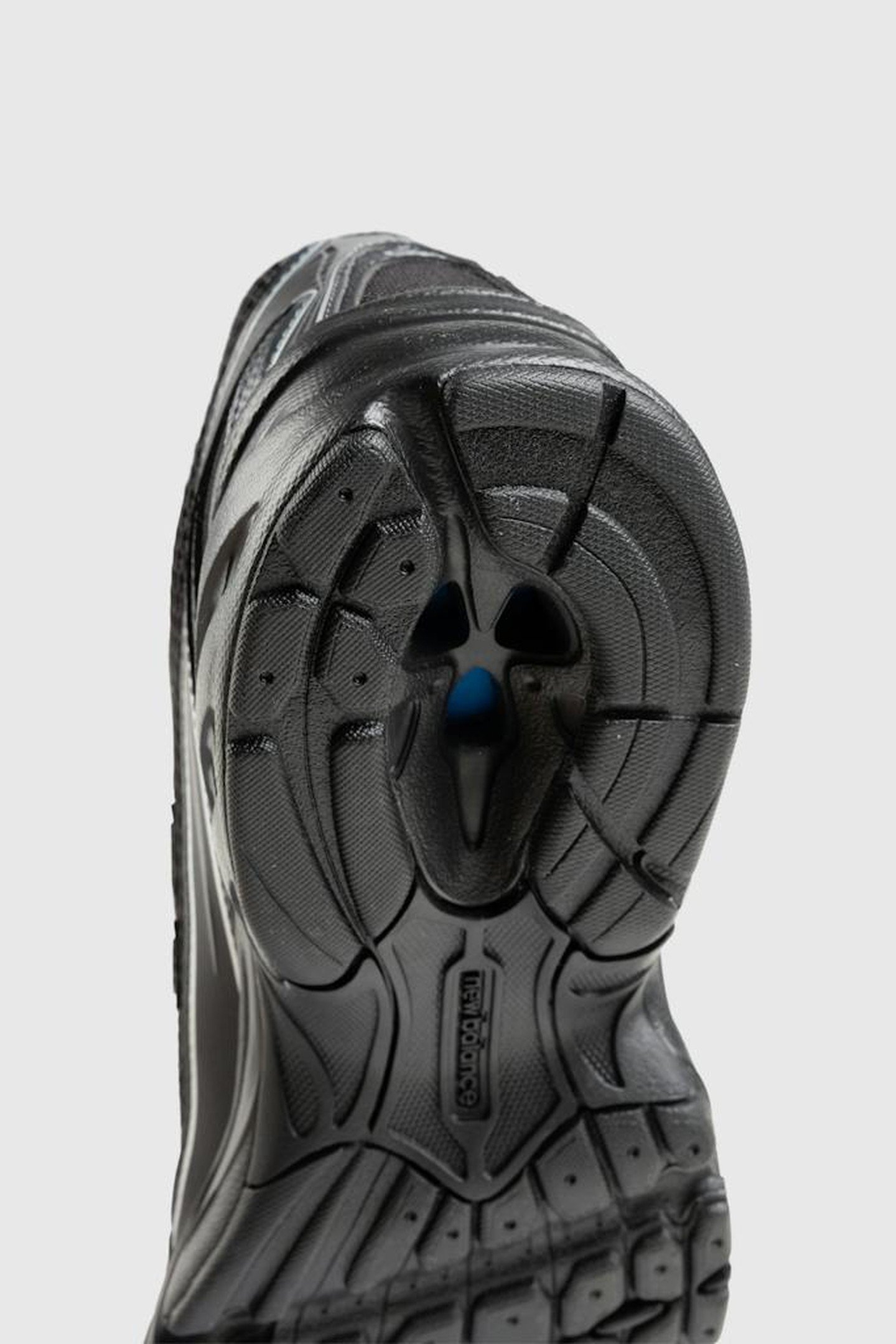 NEW BALANCE – 740 3