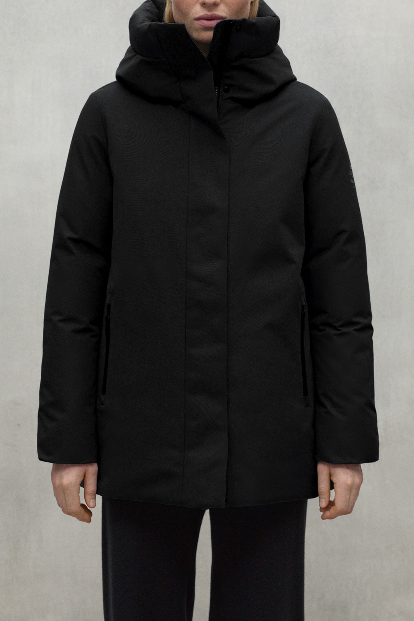 MAKALUALF SHORT JACKET BLACK 2