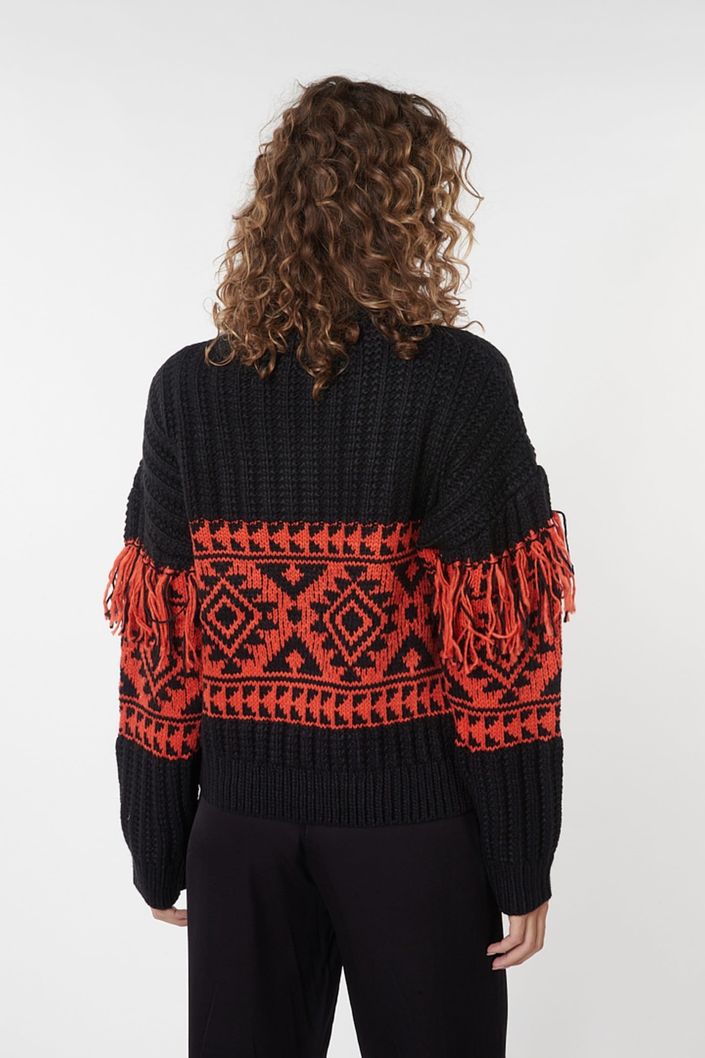SWEATER JACQUARD FRINGES BLACK / RED 4