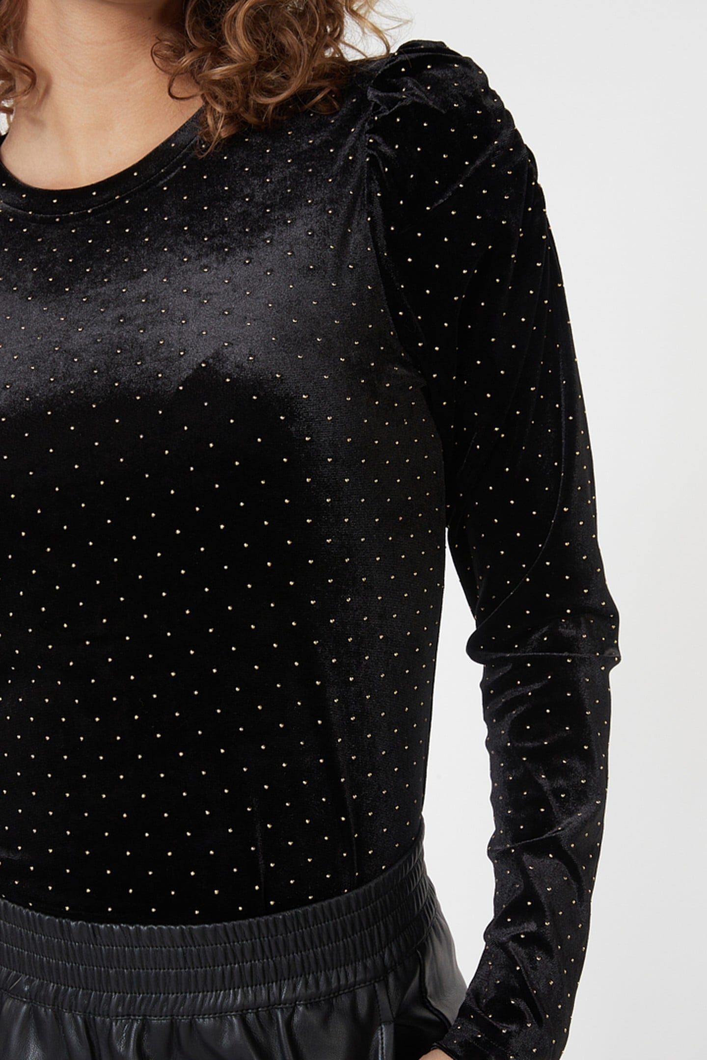 TOP VELVET STUDS BLACK 6