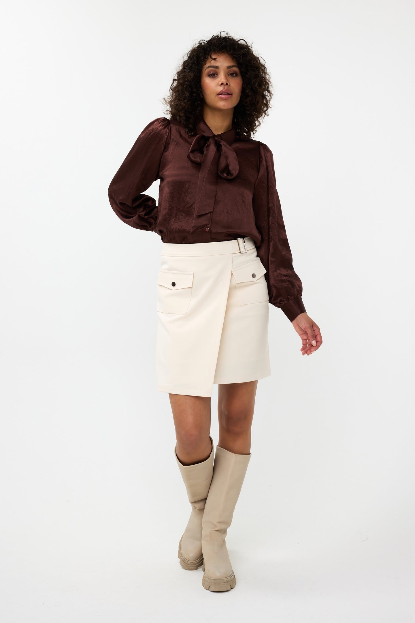 BLOUSE BOW CRUSHED SATIN CHOCOLATE 1