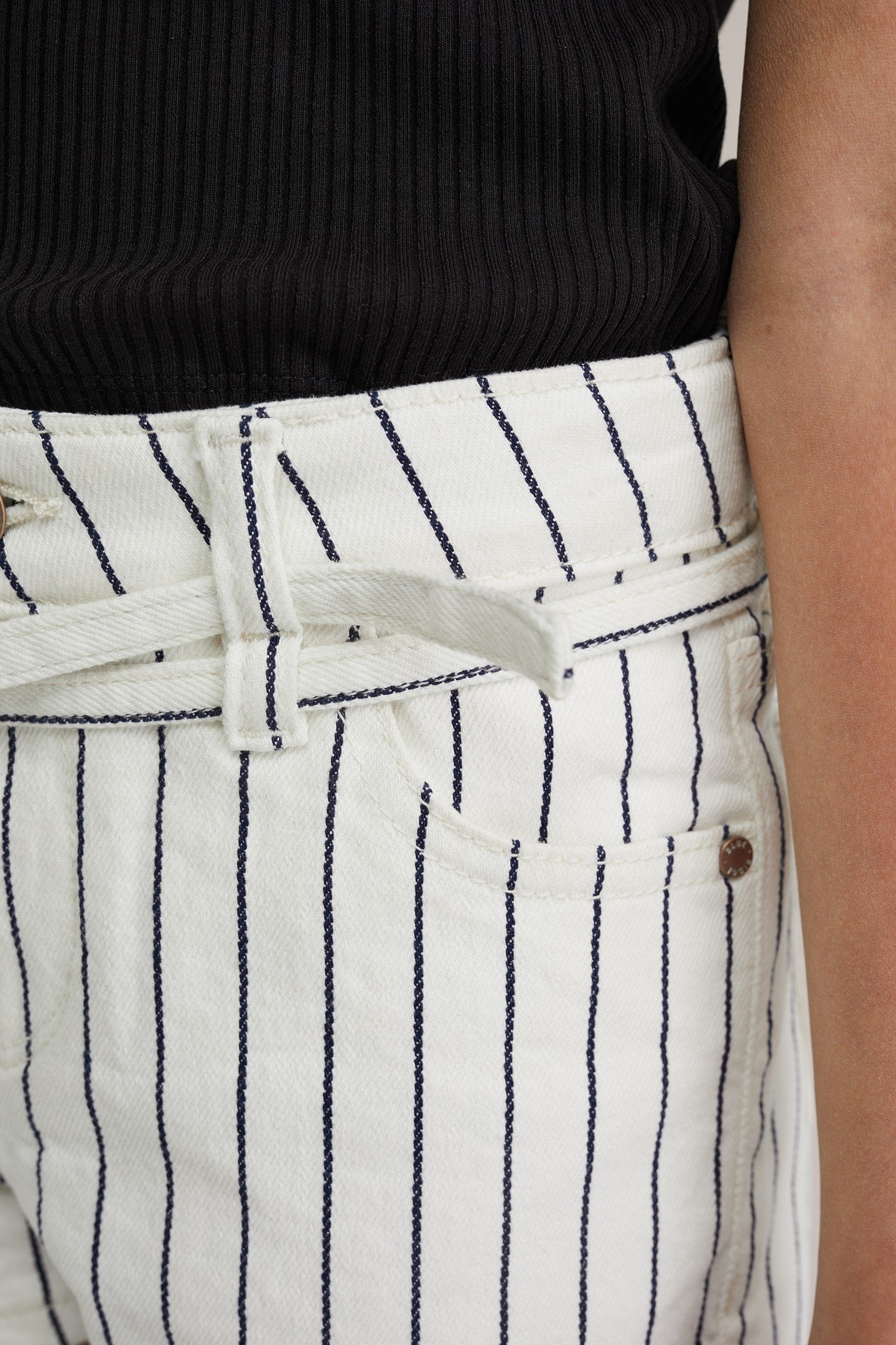 GIRLS SHORT OFF-WHITE 4