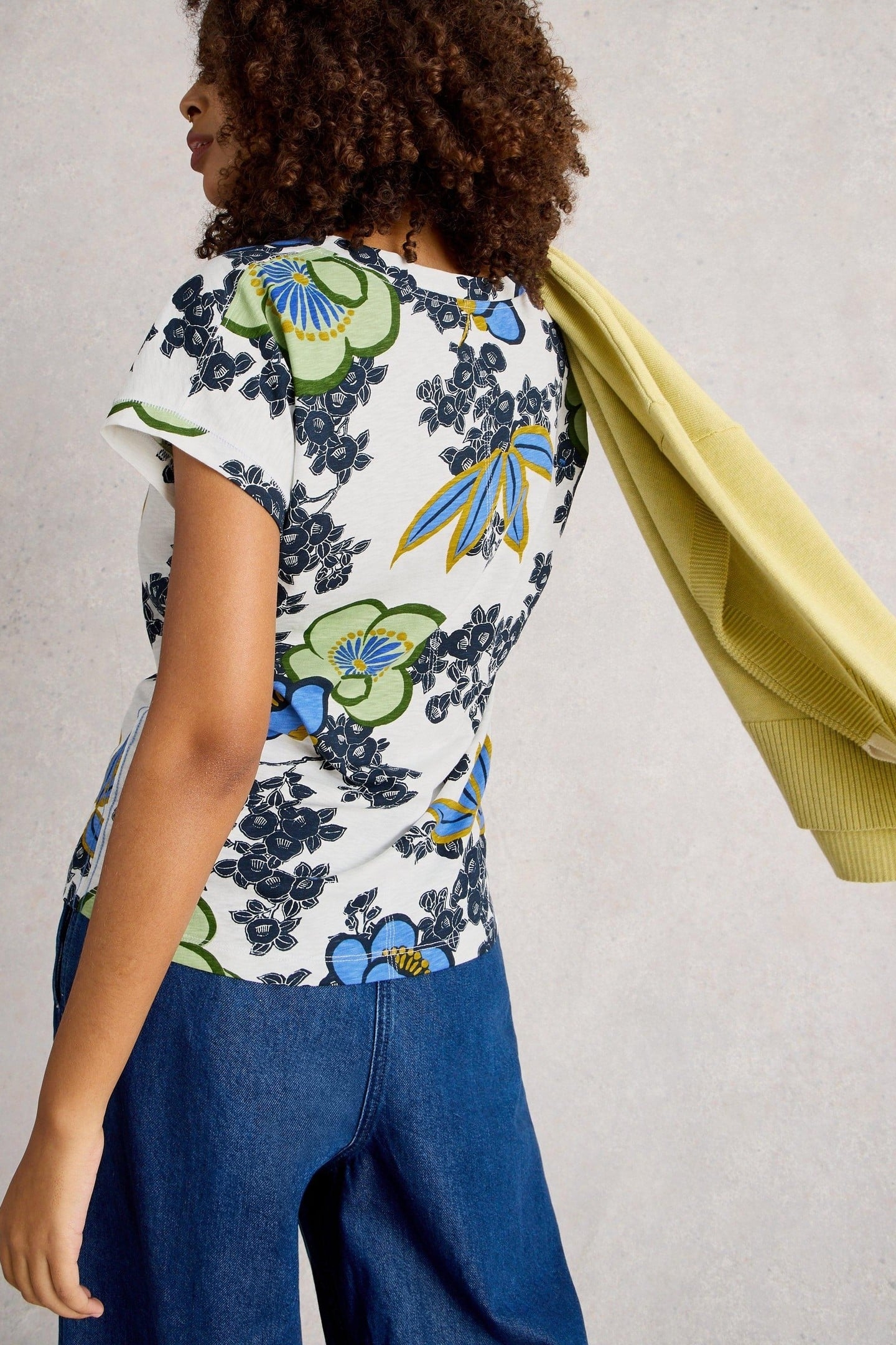 NELLY NOTCH NECK TEE WHITE MULTI 2