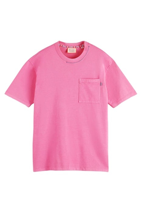 ARTWORK CHEST POCKET TEE CERISE 1
