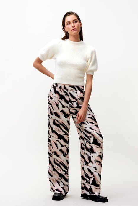 TR YALA CAMEO ROSE 1