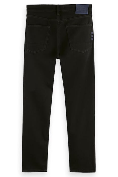 ESSENTIALS RALSTON IN ORGANIC COTTON – STAY BLACK 2