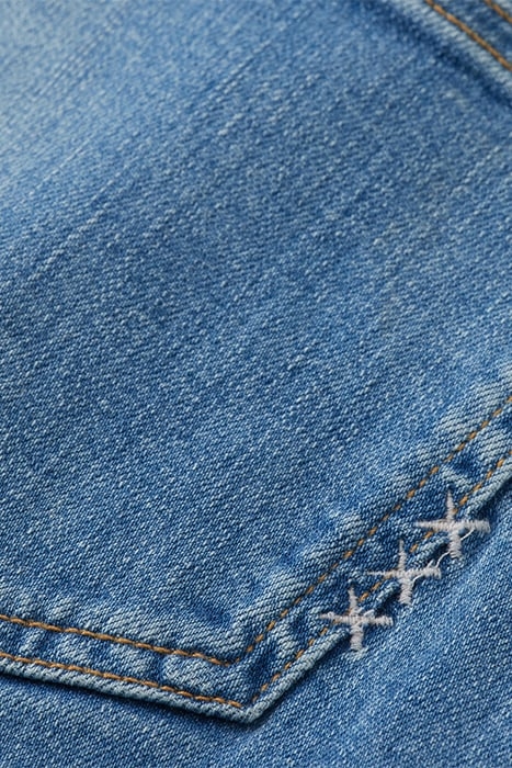 THE CHARM FLARED JEANS – CLEAR SKIES 8