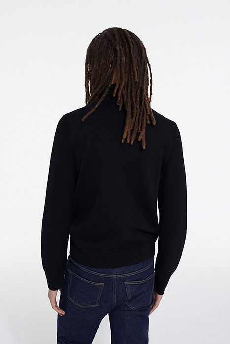 MOCK NECK SWEATER WITH POINT DETAILS ON THE SIDE BLACK 2