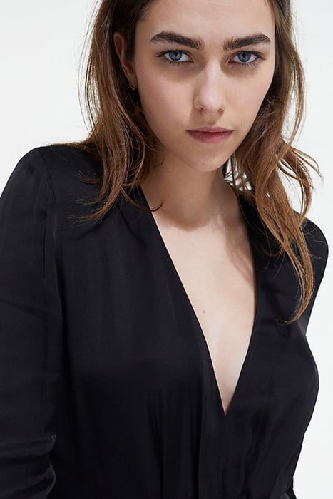 LONG DRESS WITH LONG SLEEVES NECKLINE BLACK 6