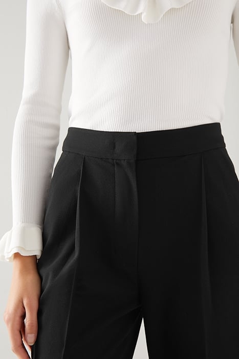 TR LILLY - NARROW TAPERED BLACK 4