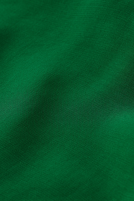 V-NECK TOP WITH LIP SHOULDER DETAIL PINE TREE 3