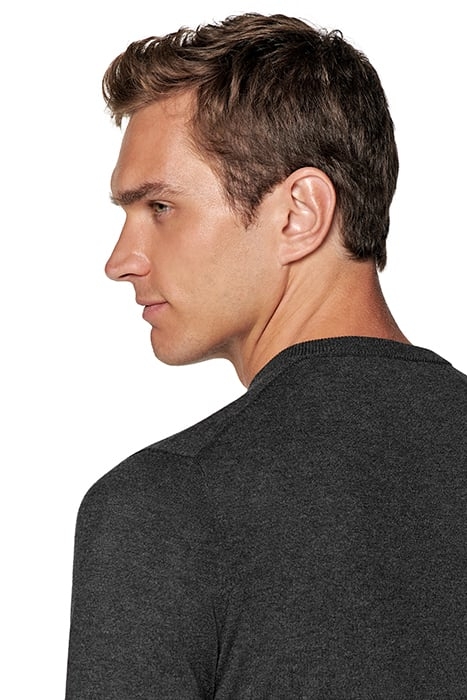 DARK GREY V-NECK DARK GREY 6