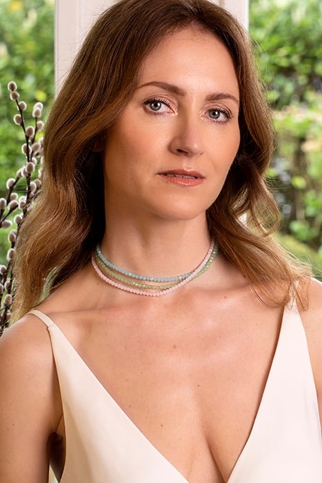 BEADS NECKLACE GOLD AND GREEN 2