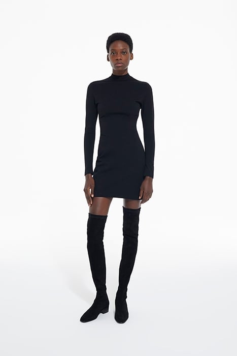 ROBE FITEE DETAIL PLUMETIS DOS BLACK 3