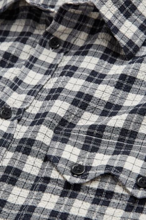 CHEMISE TISSU GAUFFRE AVEC POCHES PLAQUEES LIGHT GREY 4