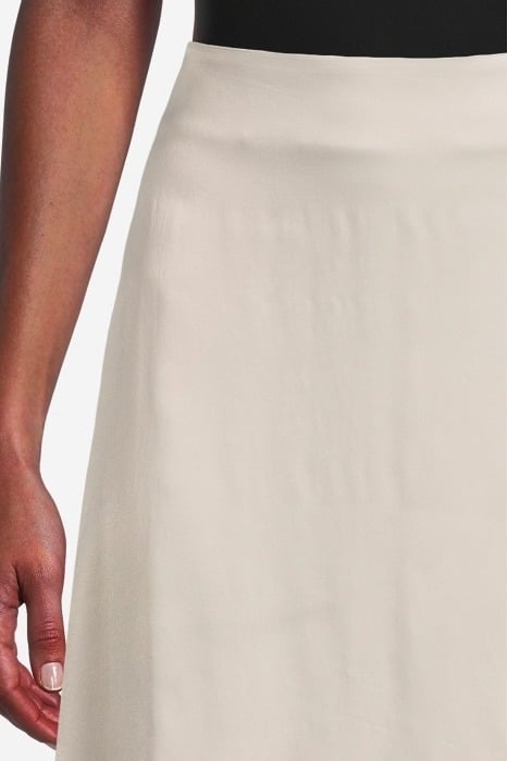 COMMA SKIRTS BEIGE 4