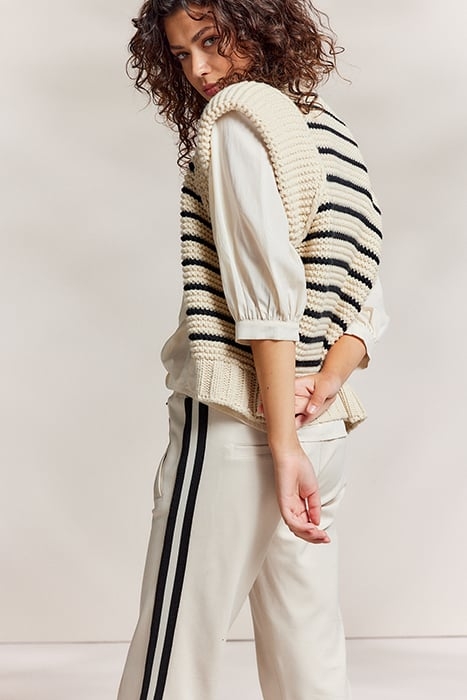 SLEEVELESS CARDIGAN CHUNKY RIBBLE KNIT IVORY 4