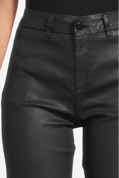 SILVIA SUPLE BLACK 4