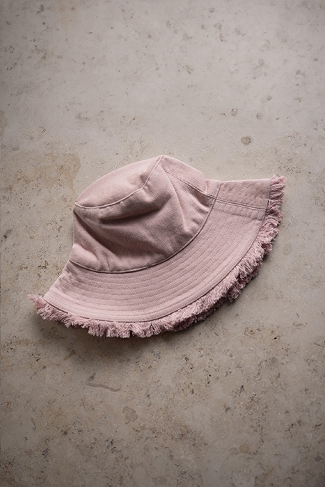 FRINGED BUCKET HAT LIGHT PINK 2