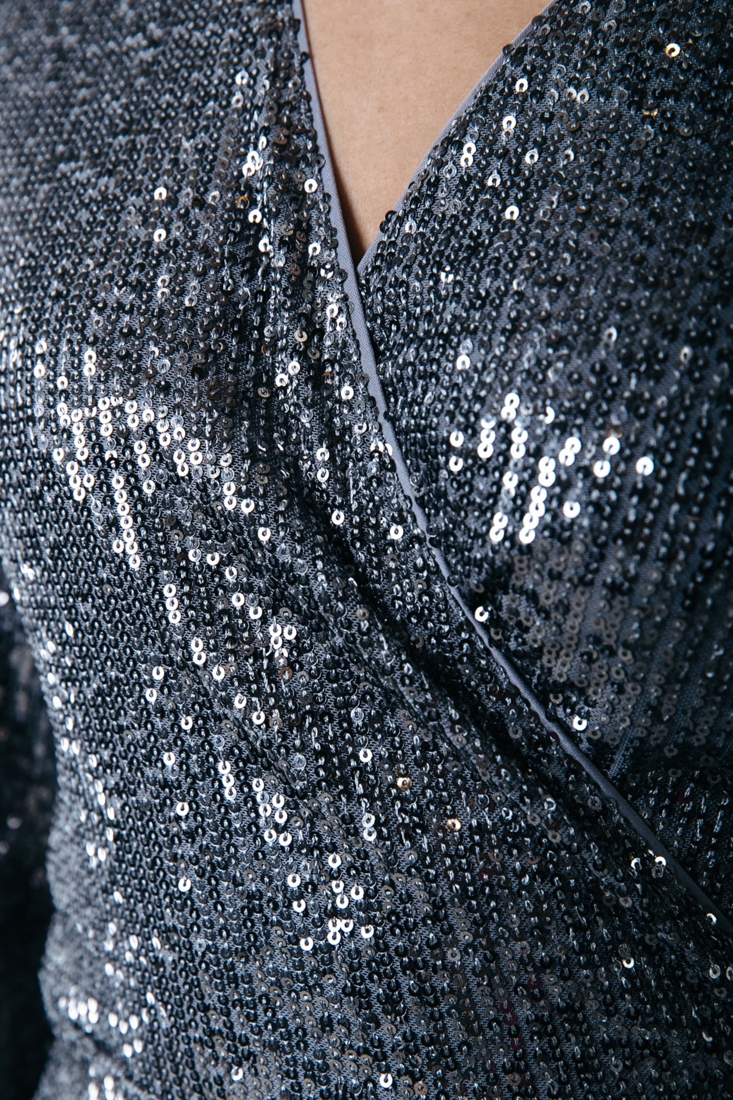 XITA SEQUINS REAL WRAP DRESS LS SILVER GREY 3