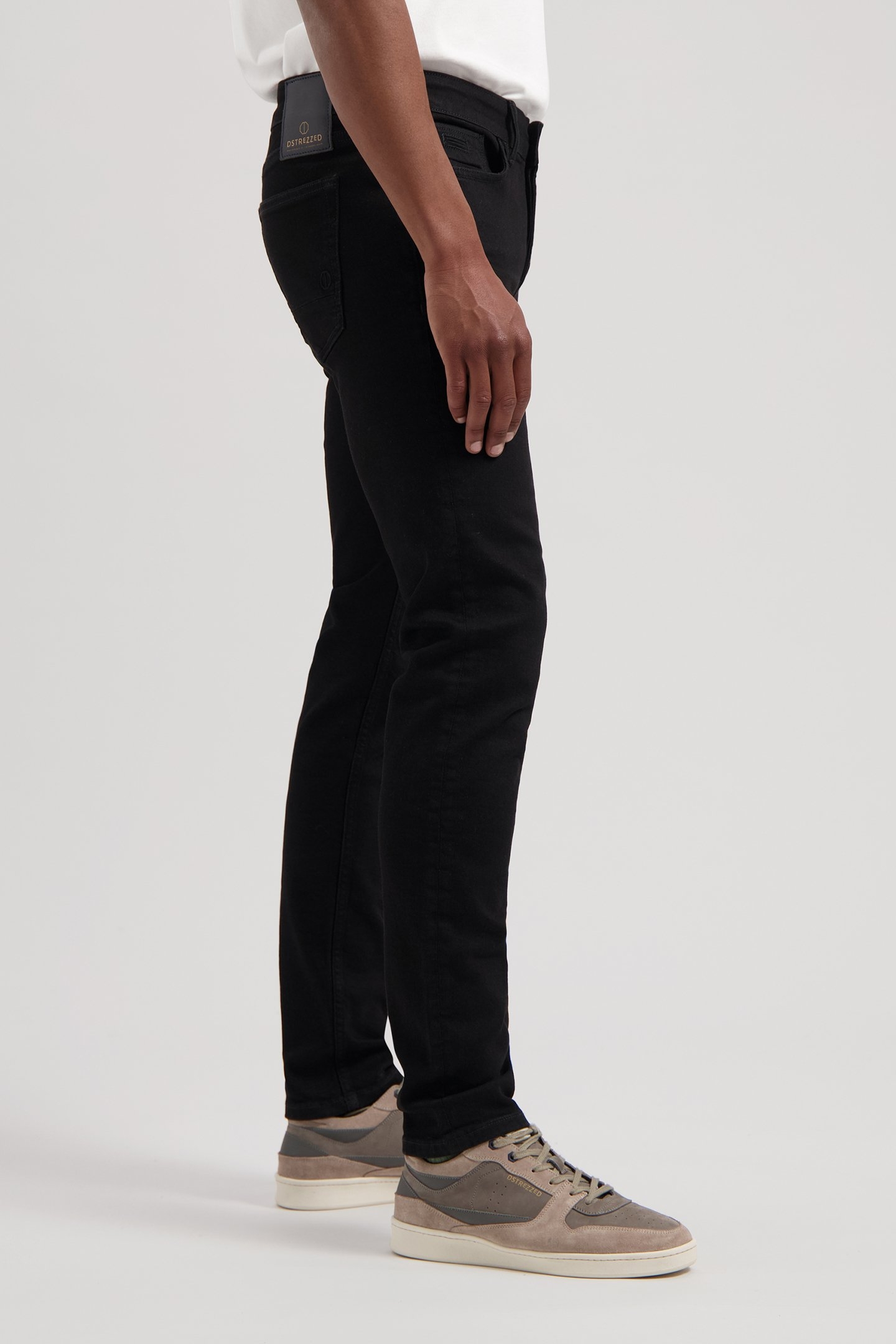 DS_MR. E DISKO BAY DISKO BAY 5