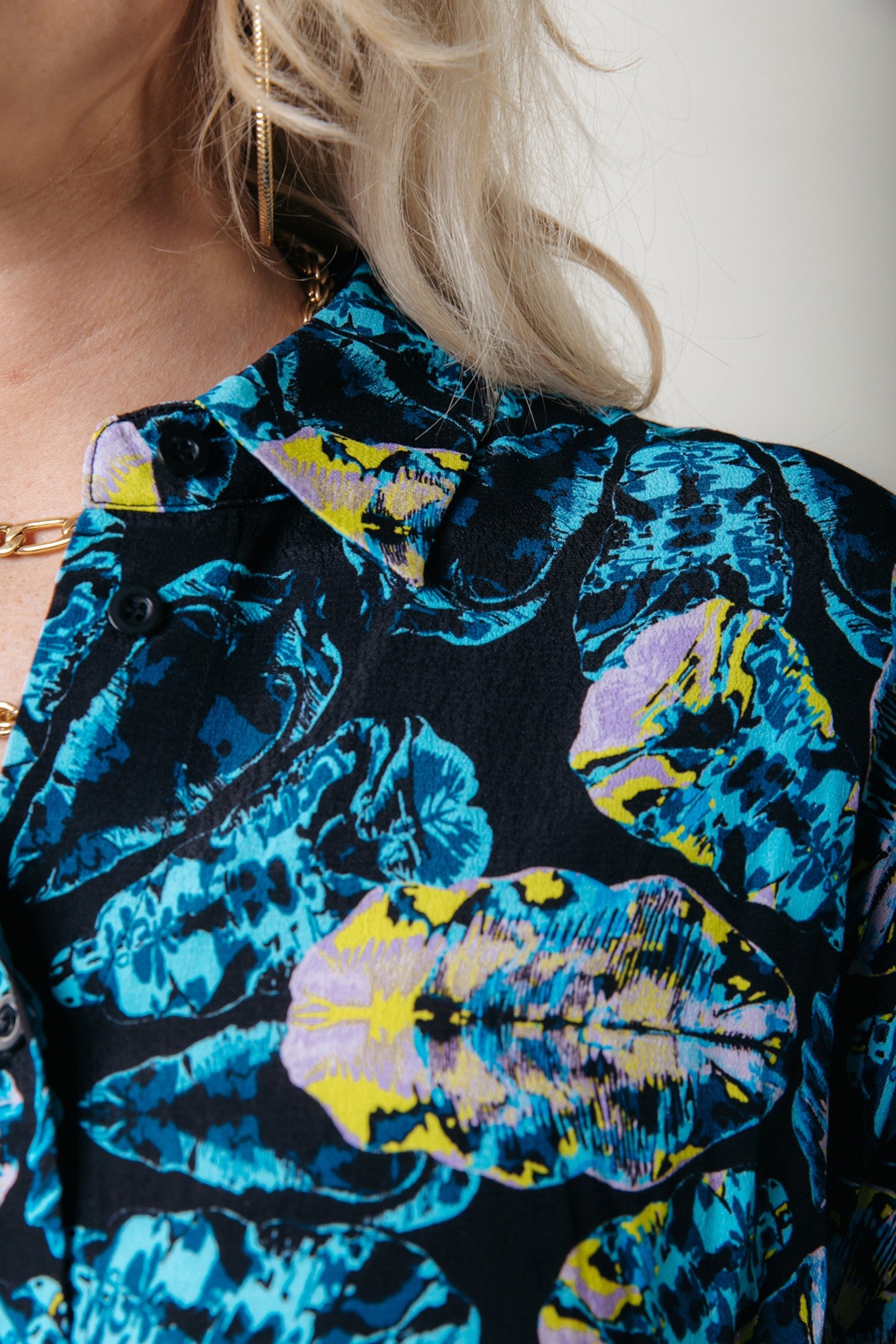 TALIA DIGITAL FLOWER OVERSIZED BLOUSE SOFT BLUE 3