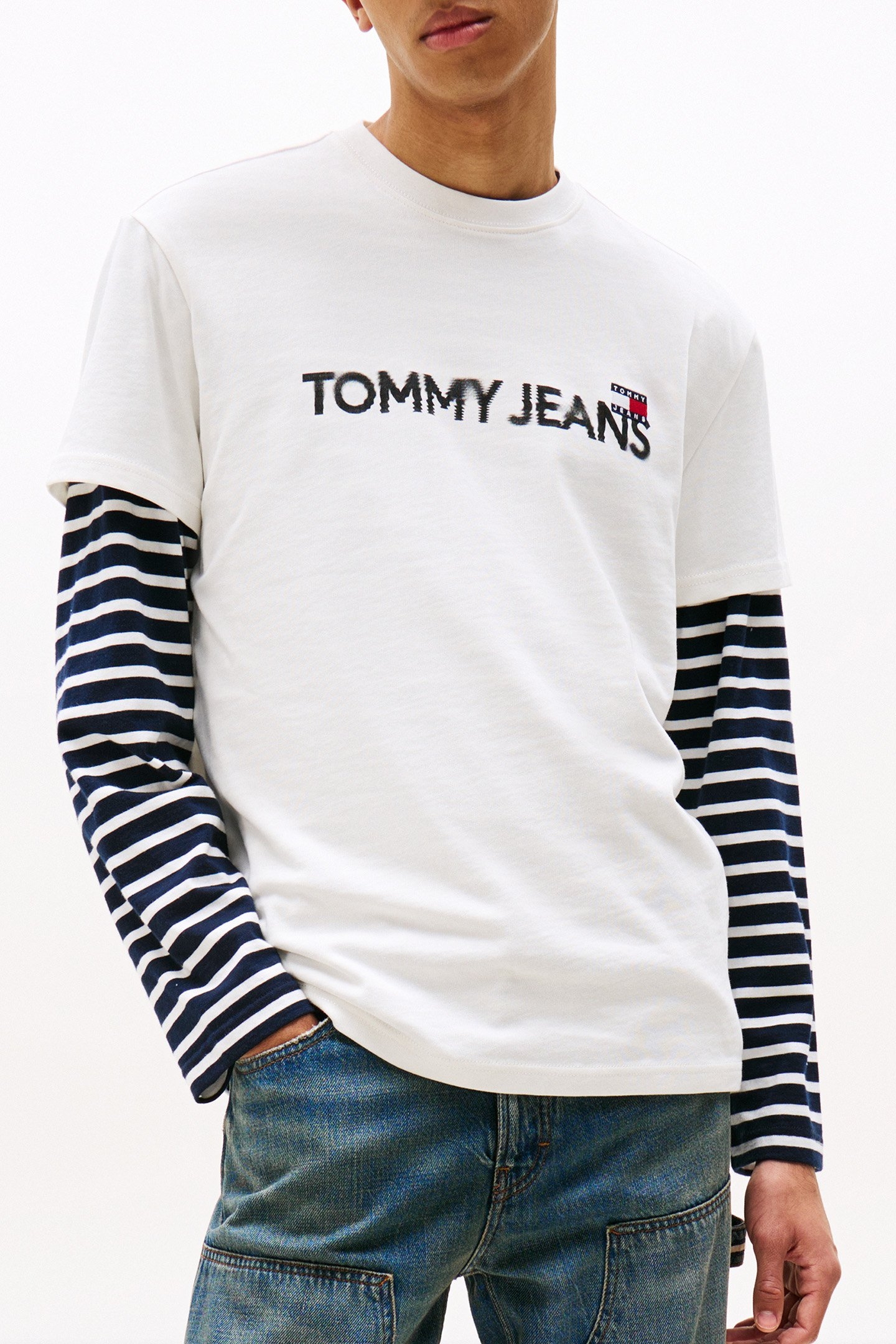 TJM REG BADGE PLAY STRAIGHT FIT T-SHIRT ECRU 1