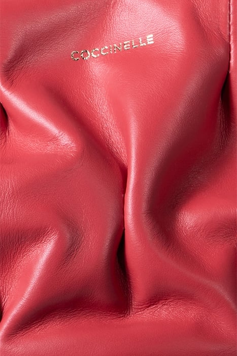 SHOULDER BAG IN TEXTURED LEATHER 6