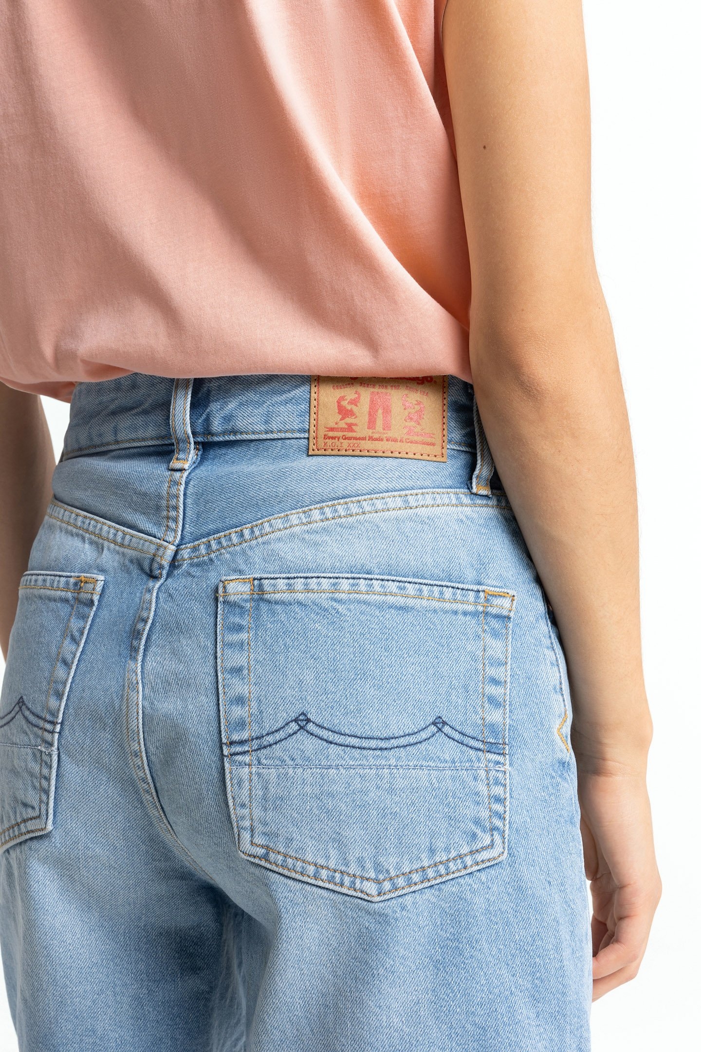 LIORA SHORT SANIBEL LIGHT 3