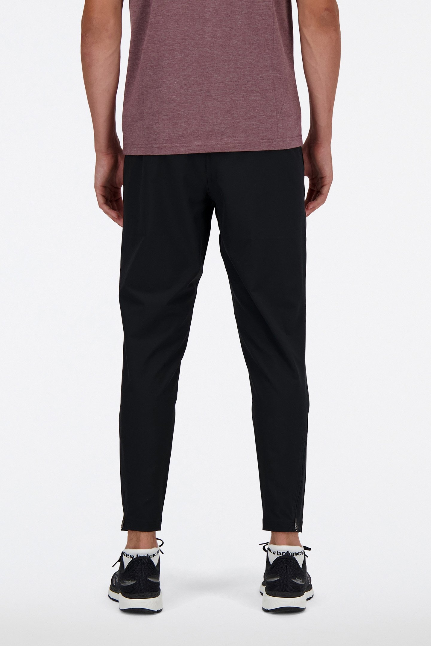 SLIM SWEATPANTS IN BLACK 2