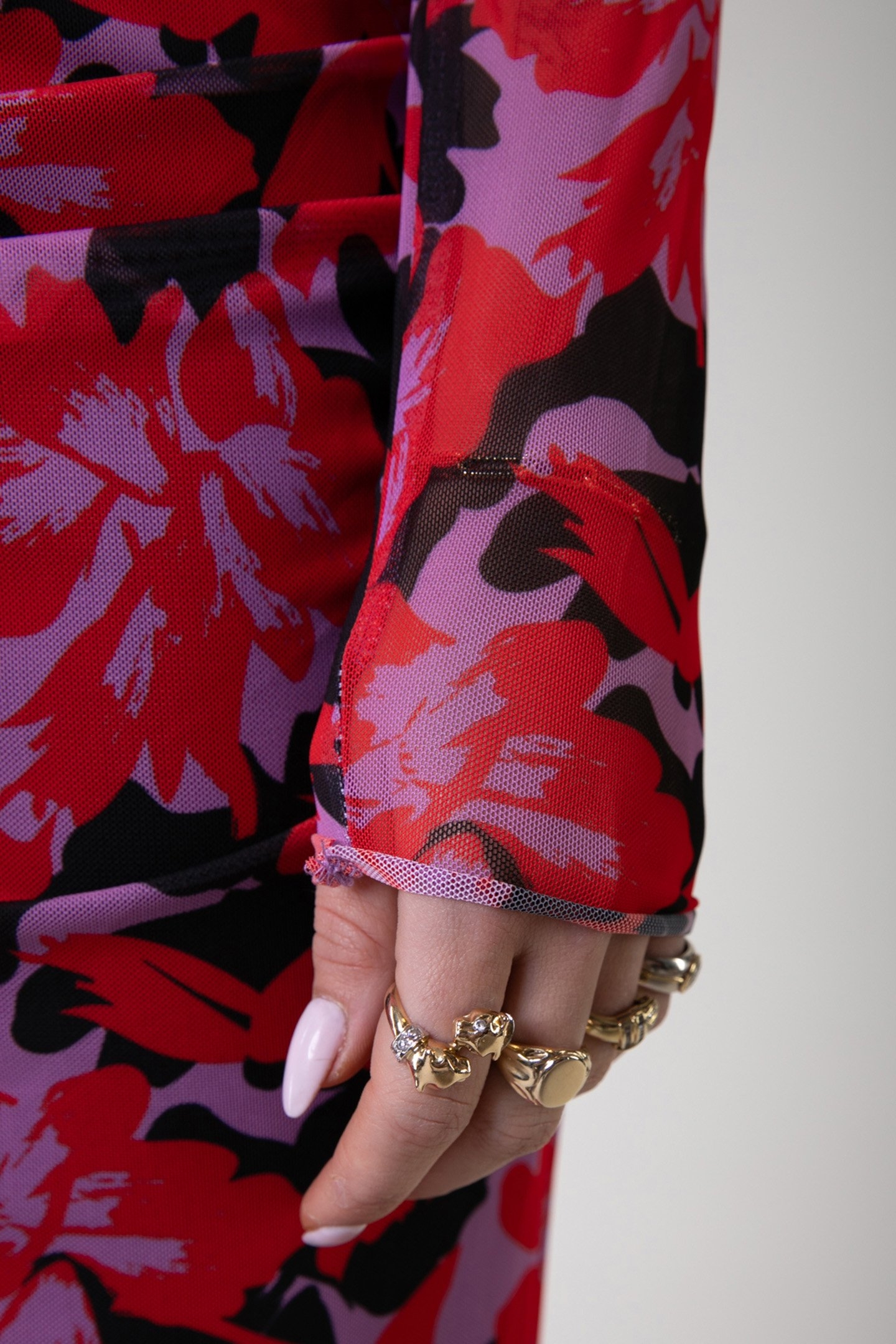 SARIAH ABSTRACT FLOWER V-NECK MESH MAXI DRESS LS SCARLET RED 4