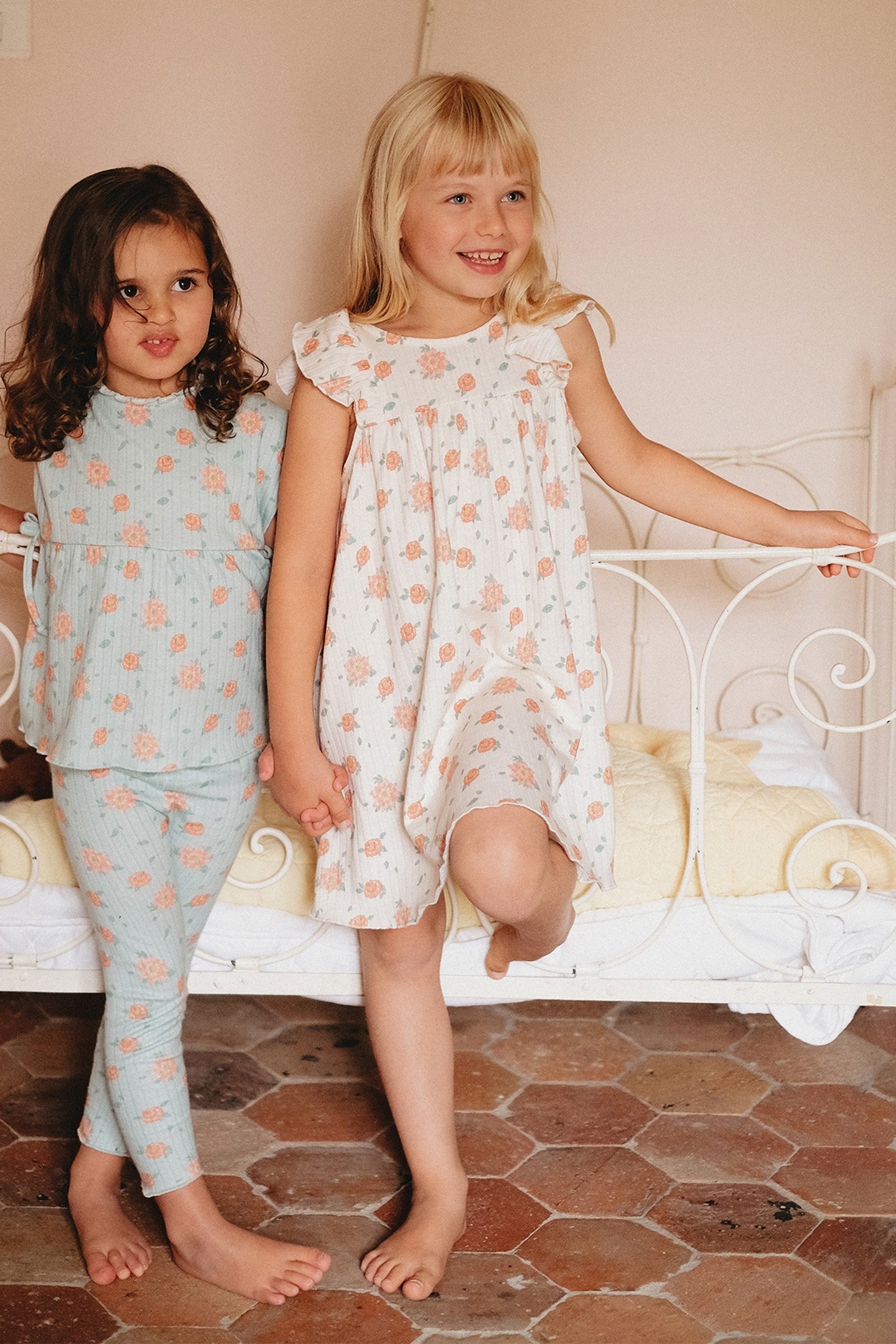 DRESS AMITA OFF WHITE FLOWERS 1