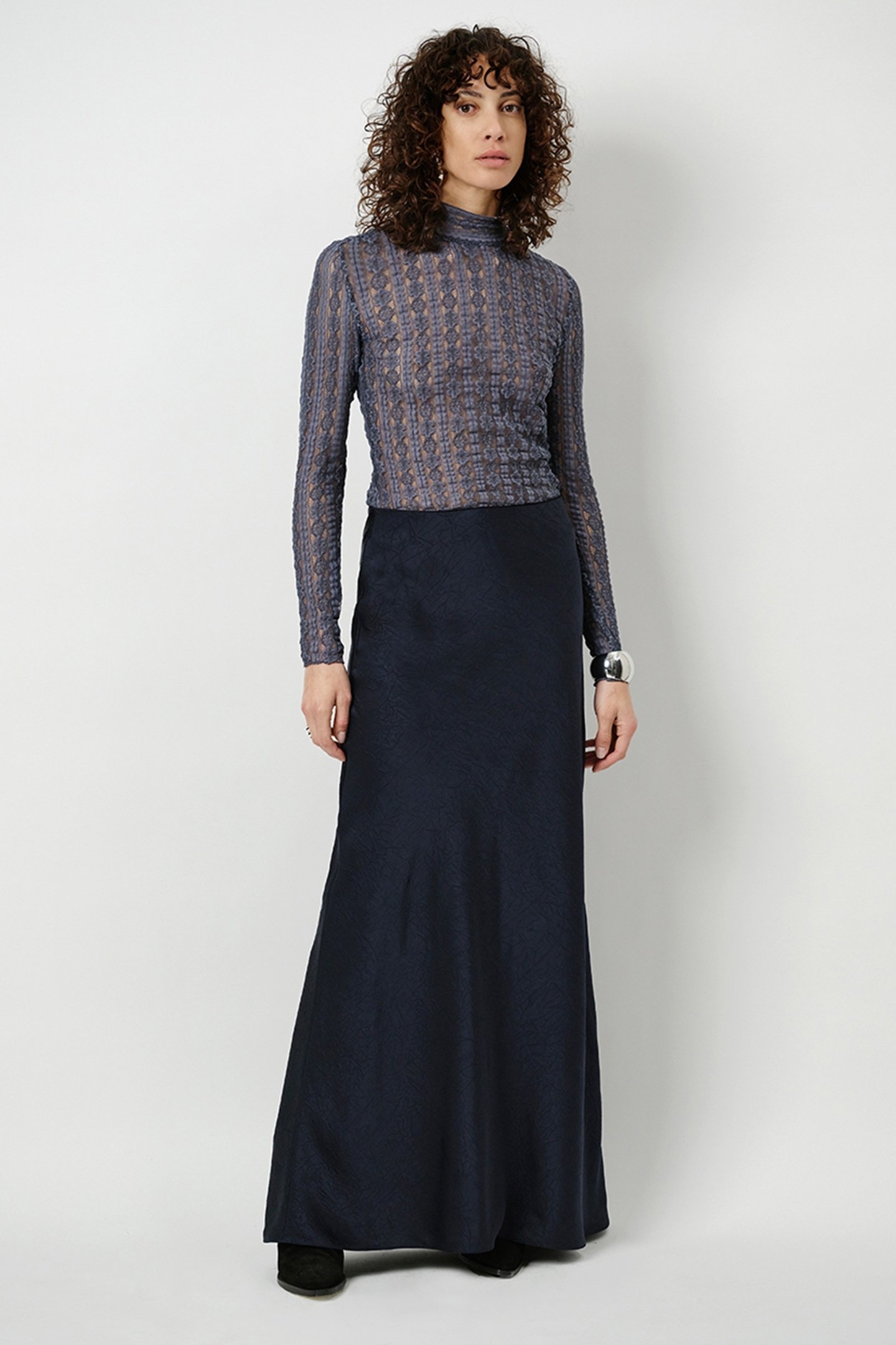 SAITO LACE LONGSLEEVE TOP ASH BLUE 1