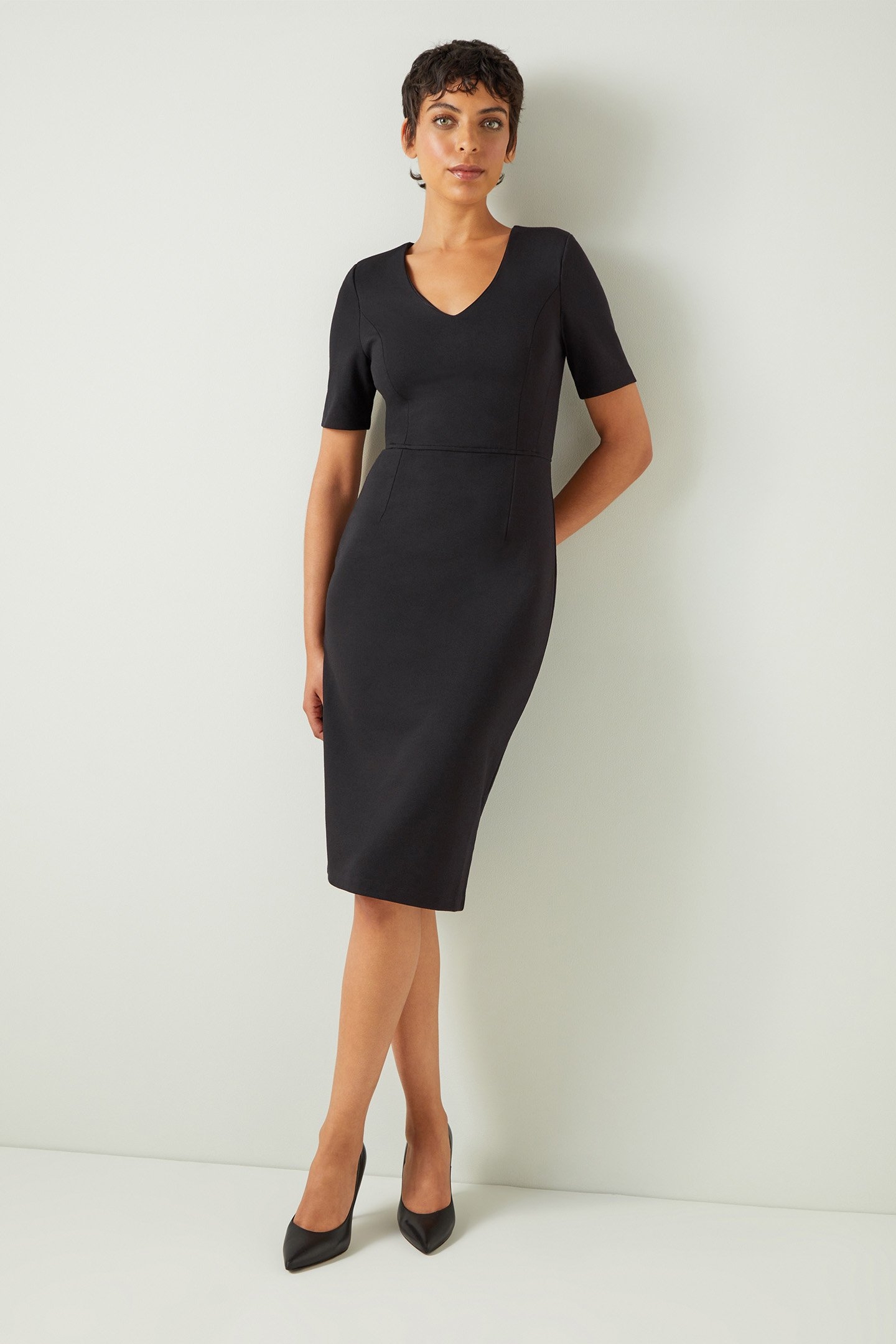 DR NATASHA - V NECK PANEL BLACK 4