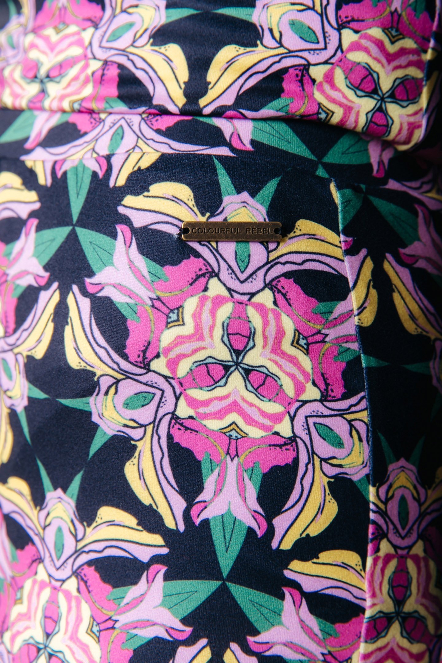 GRAPHIC FLOWER PEACHED EXTRA FLARE PANTS CANDY PINK 3