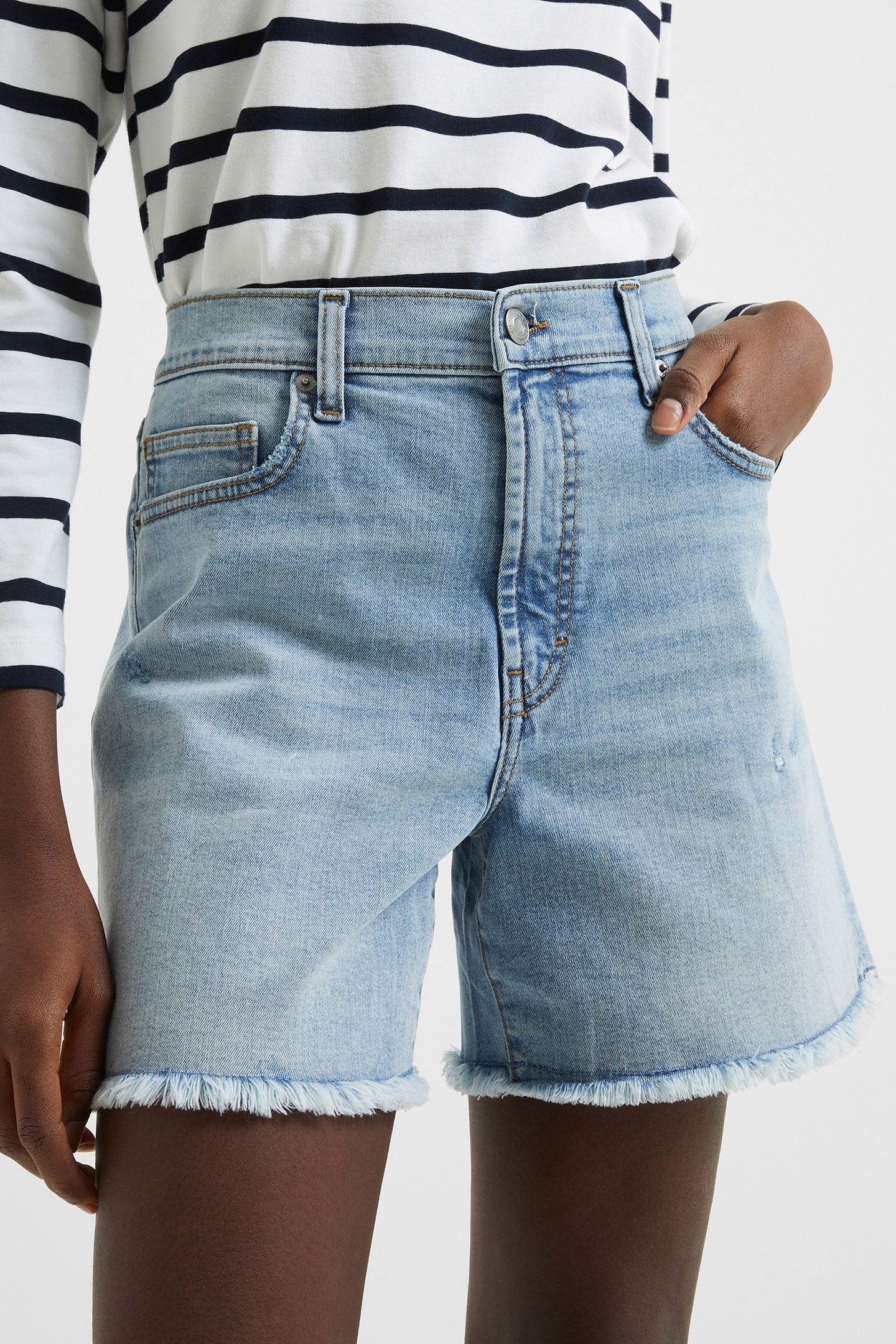 STRETCH BOYF SHORT BLEACHED OUT 1