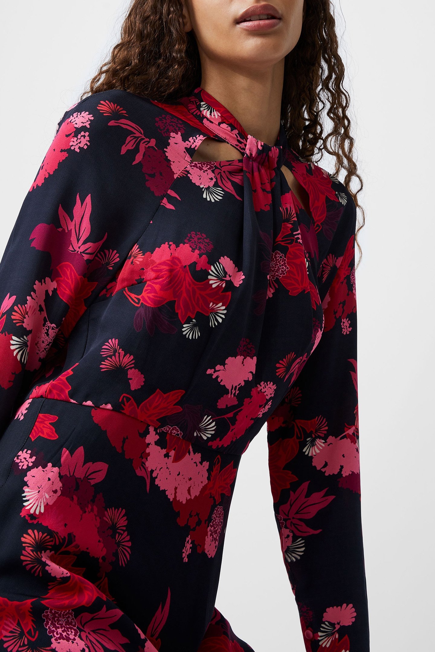 FOLIAGE CHIARA TIE KNOT NK DRS BLACKOUT MULTI 4