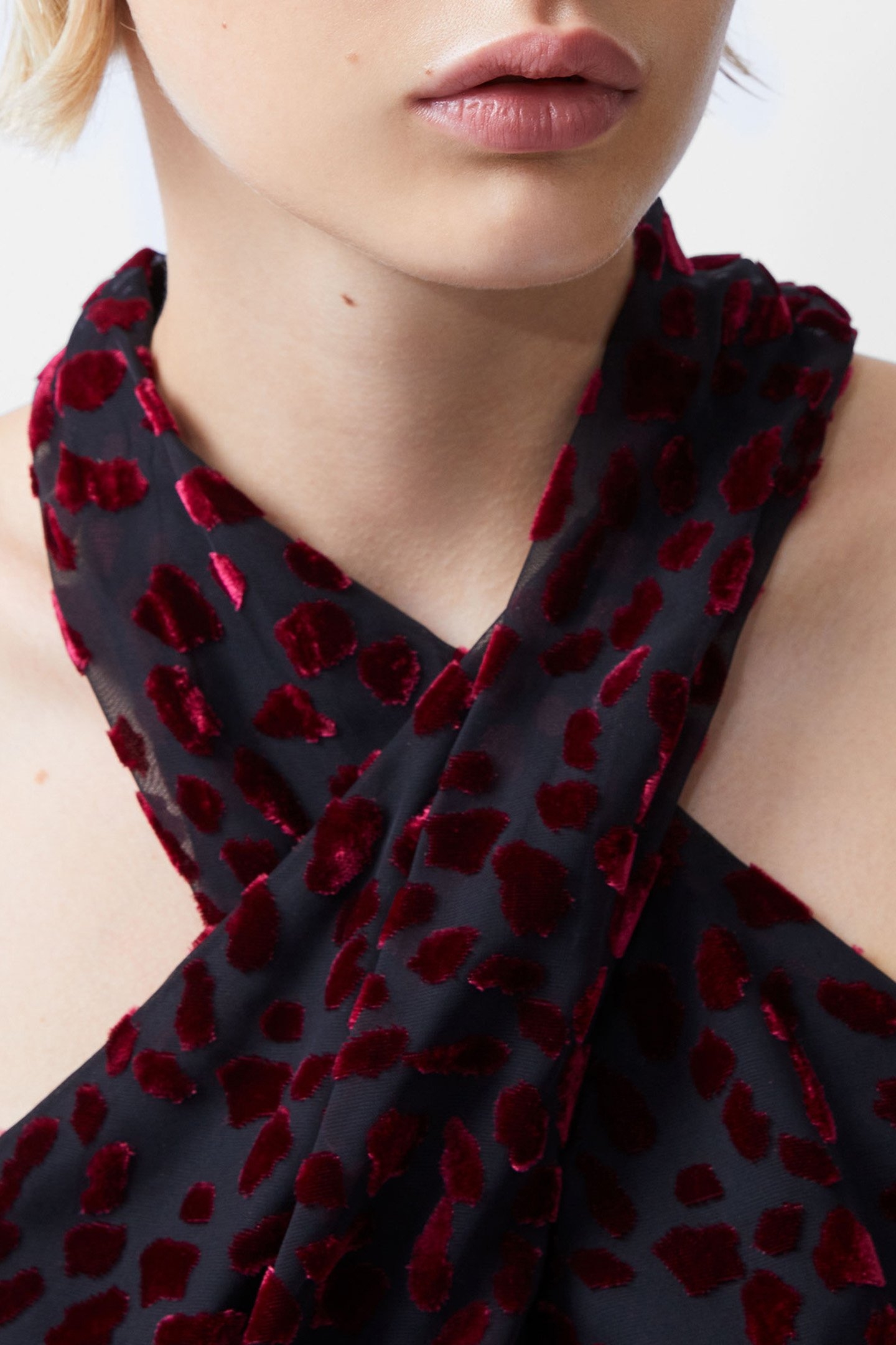 CADIE BURNOUT HALTER NK TOP BLACKOUT BAKED CHERR 4