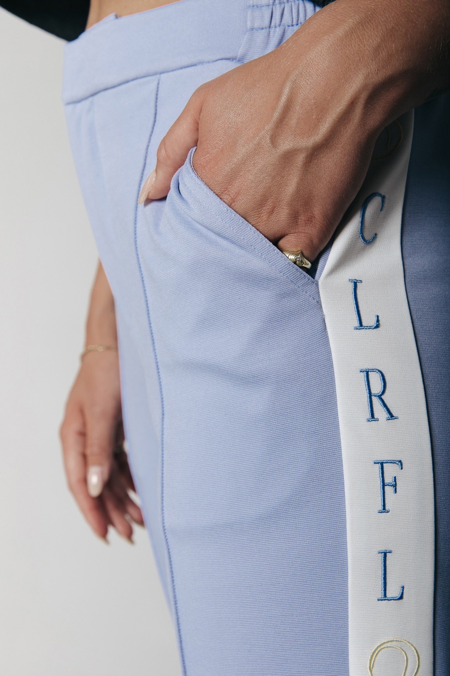 LOA LOGO TRACKSUIT PANTS SOFT BLUE 3