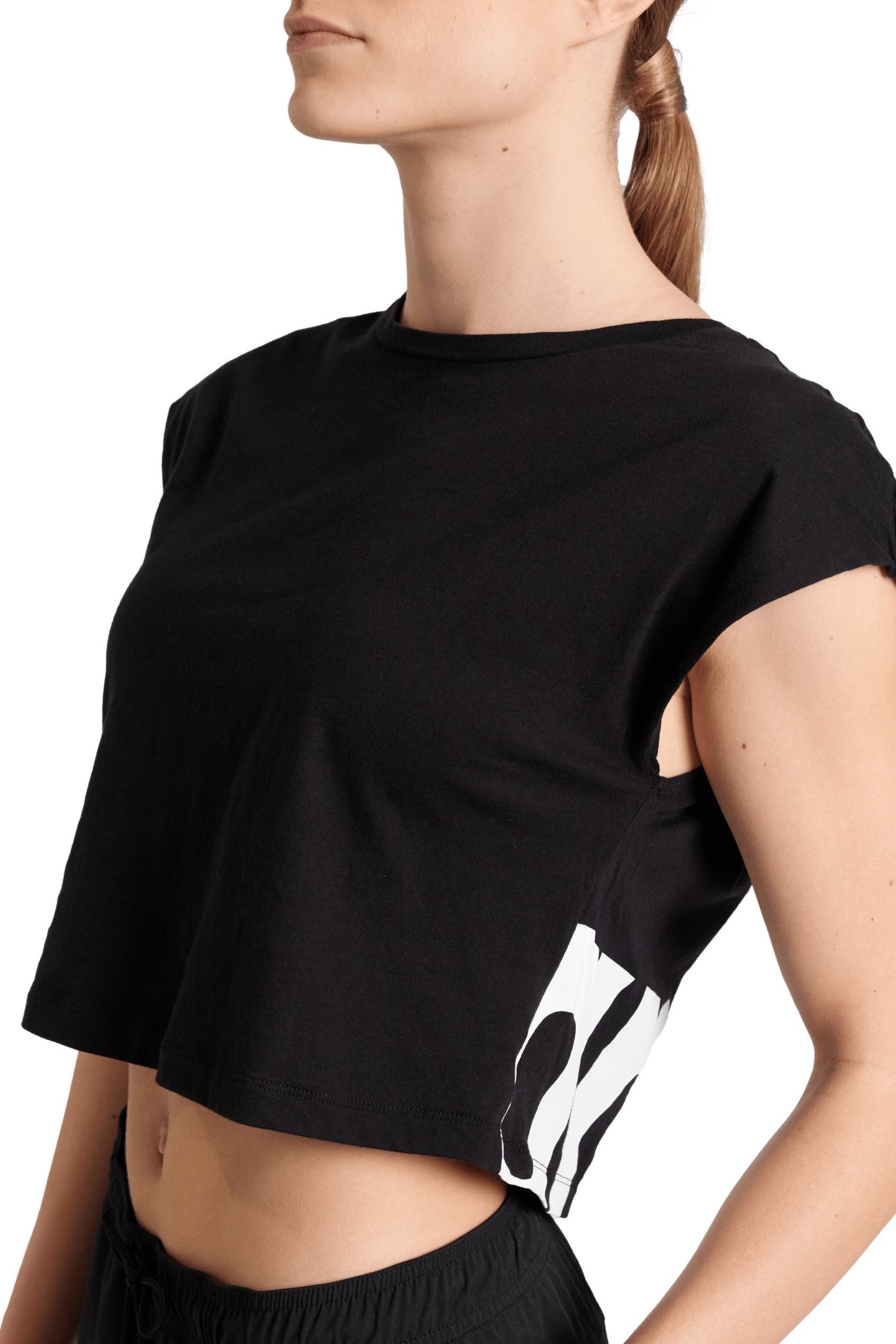 WOMEN'S ARENA LOGO CROP TEE BLACK-WHITE 4