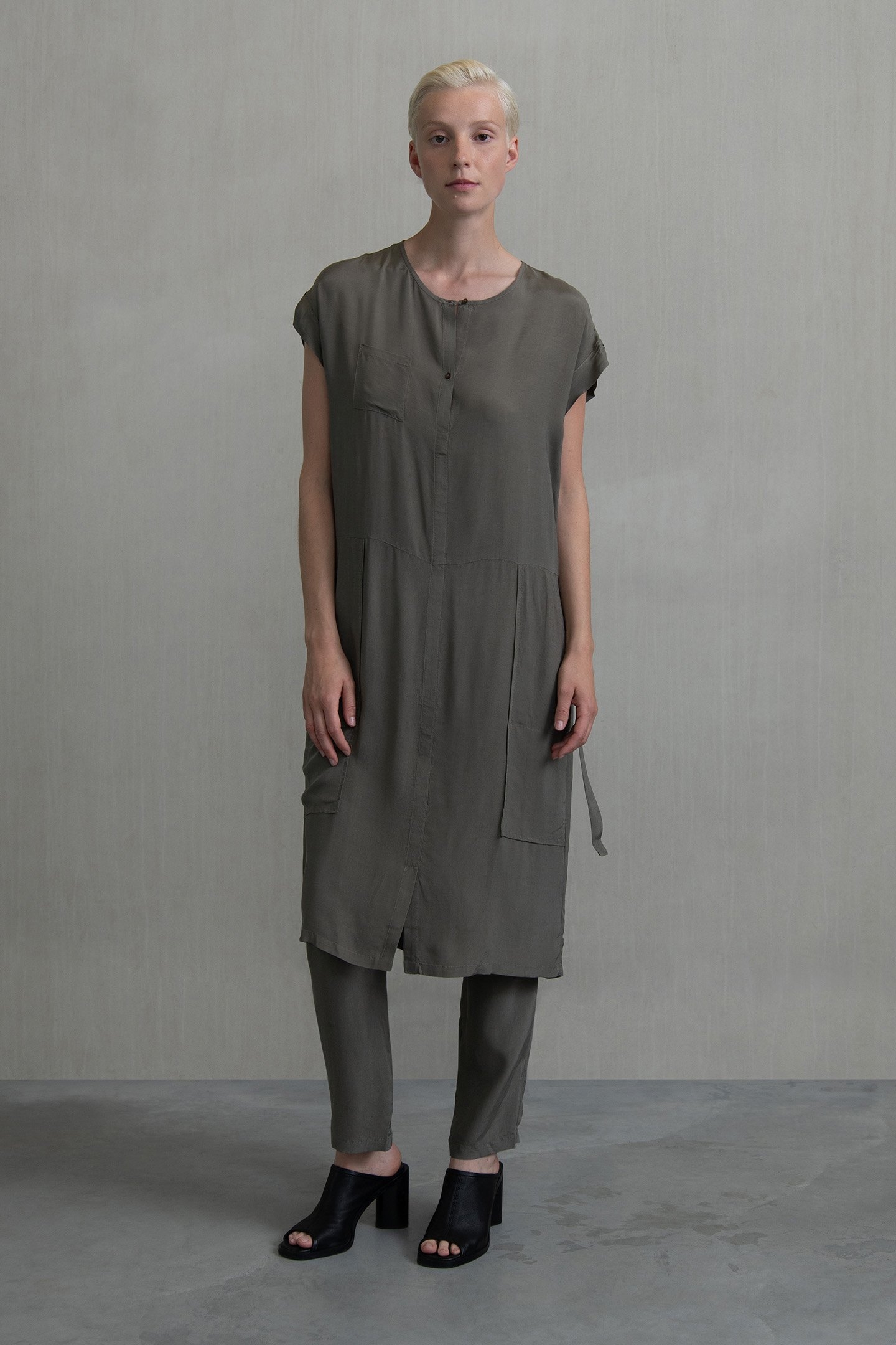 DELLA D DRESS MUD 1