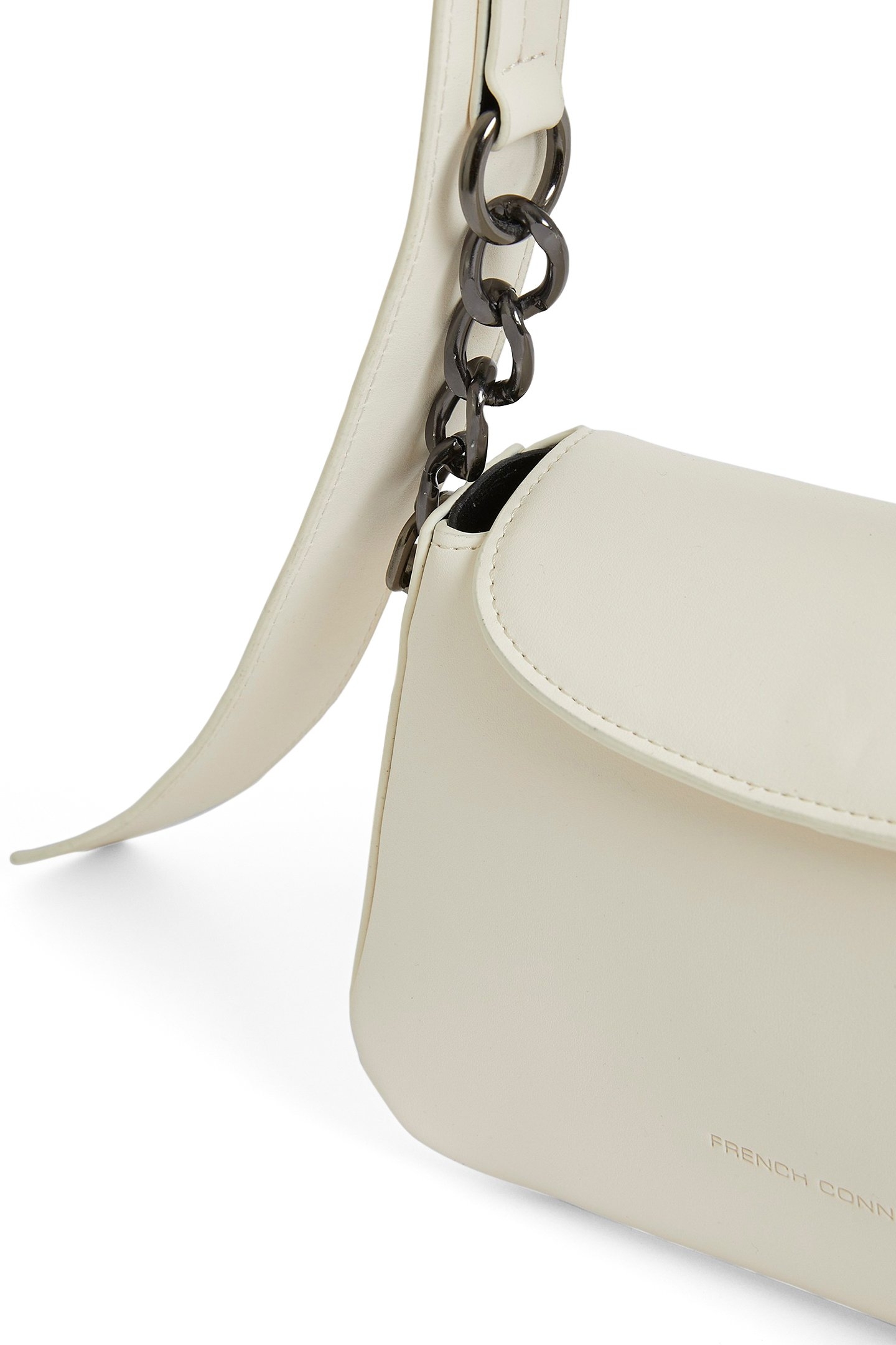 CHAIN BAGUETTE BAG WHITE 4