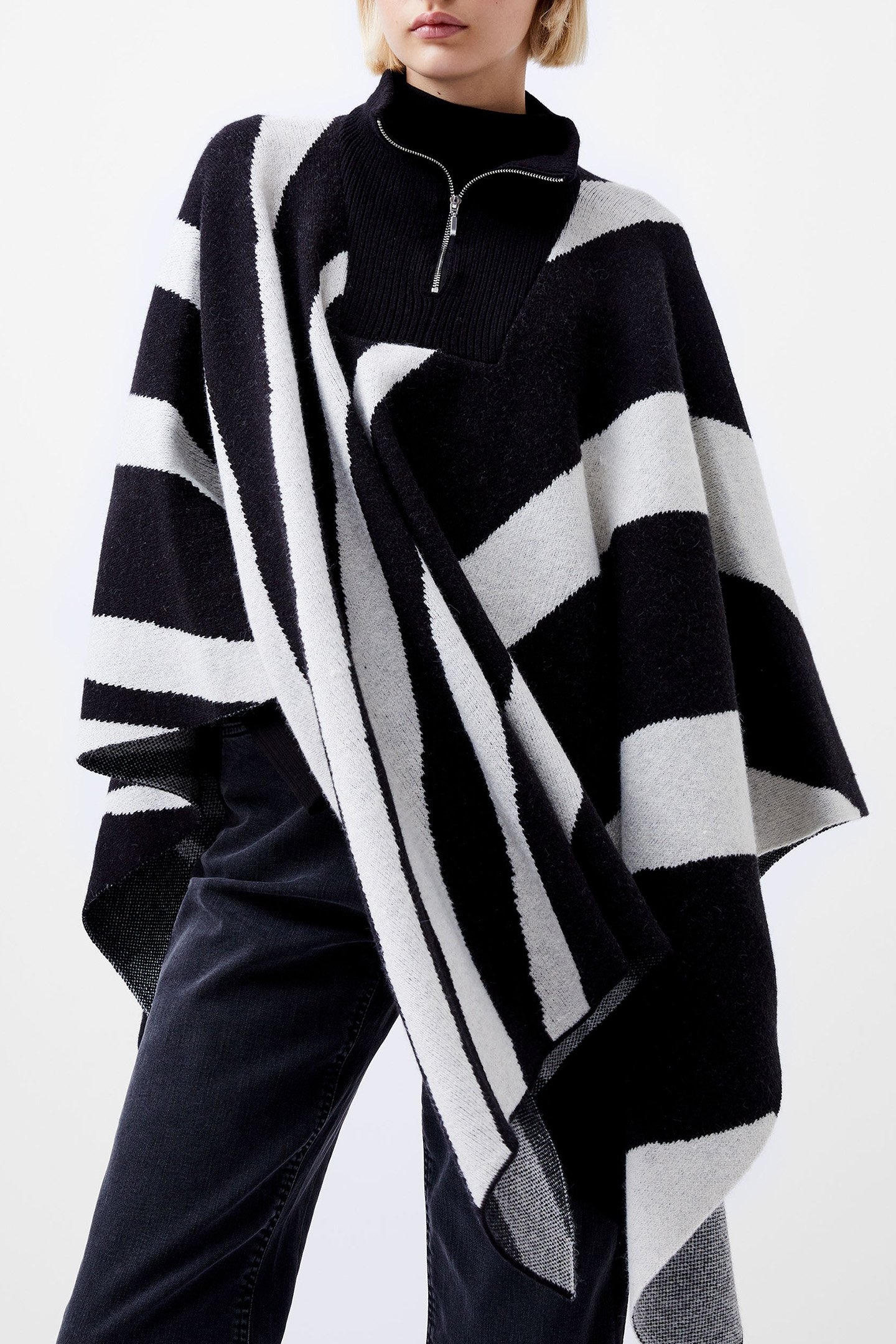 JULIANNA PONCHO BLACKOUT/CLASS CREAM 1