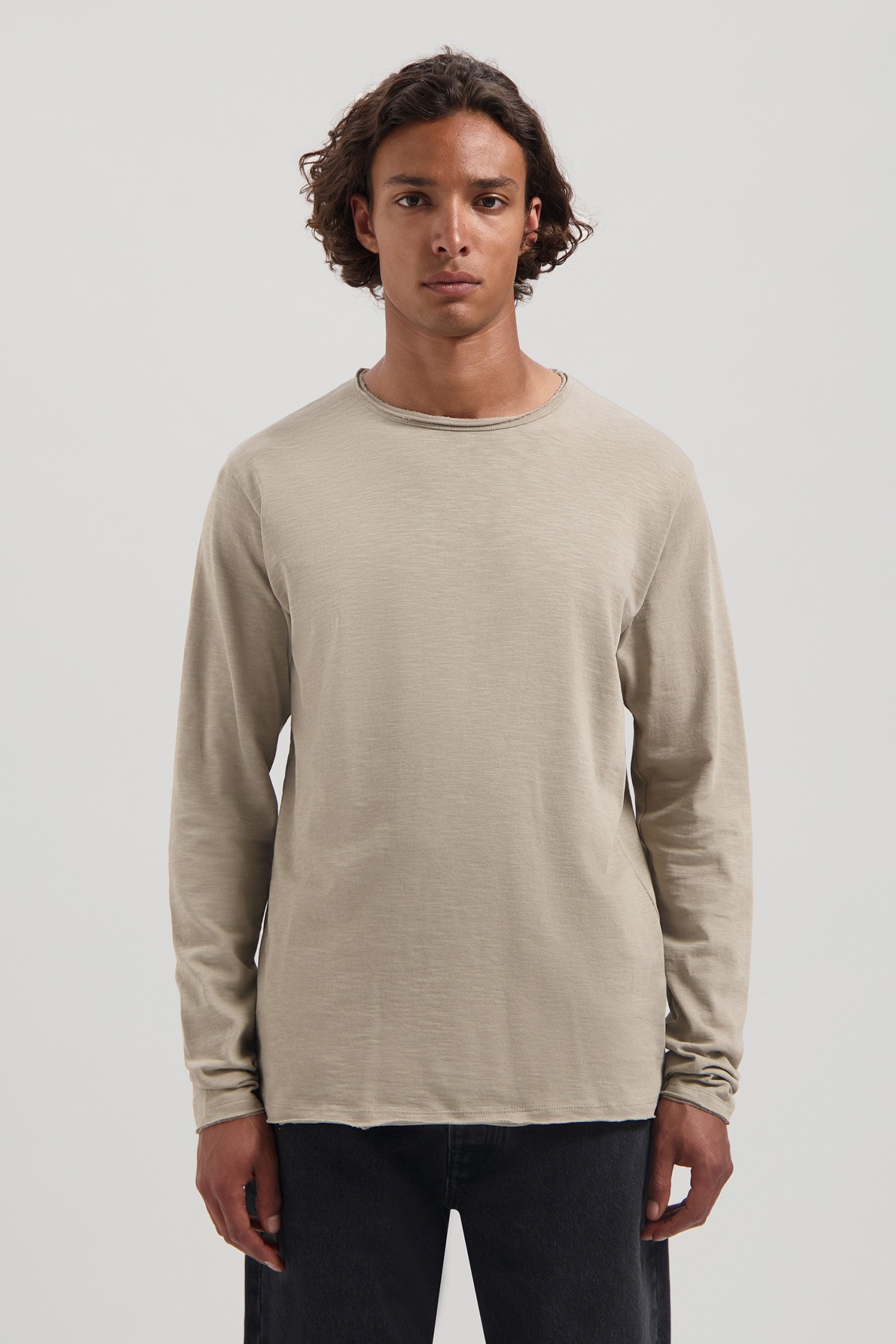 DS_NEWMAN CREWNECK VINTAGE KHAKI 1