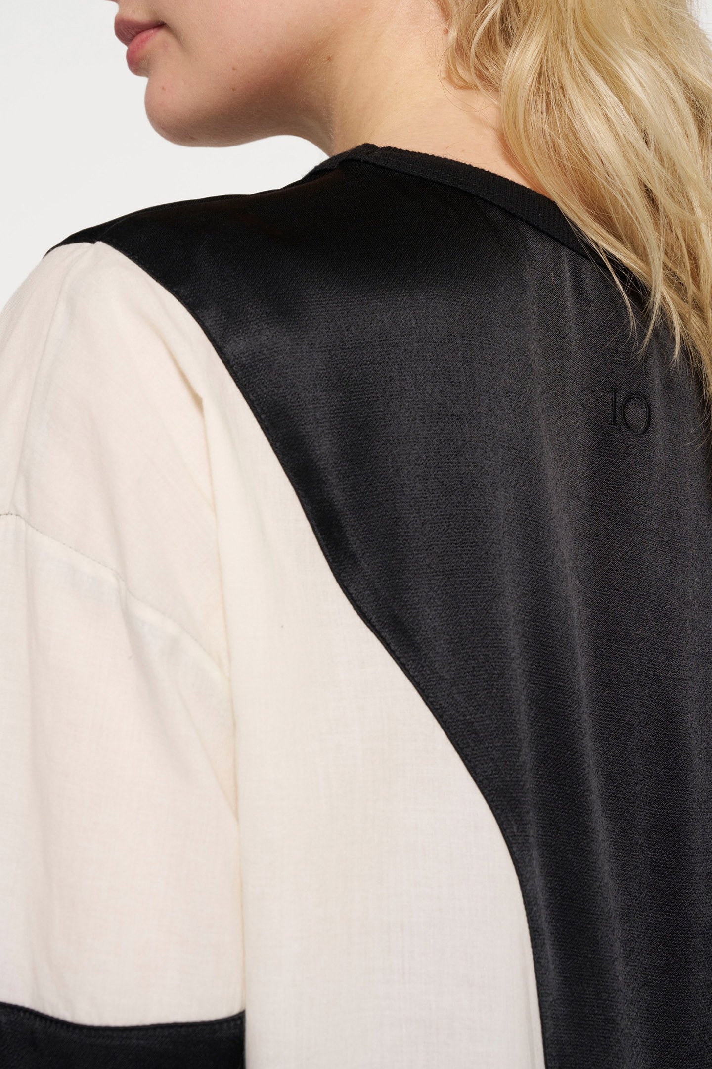 TEE BLOUSE CONTRAST BLACK 7