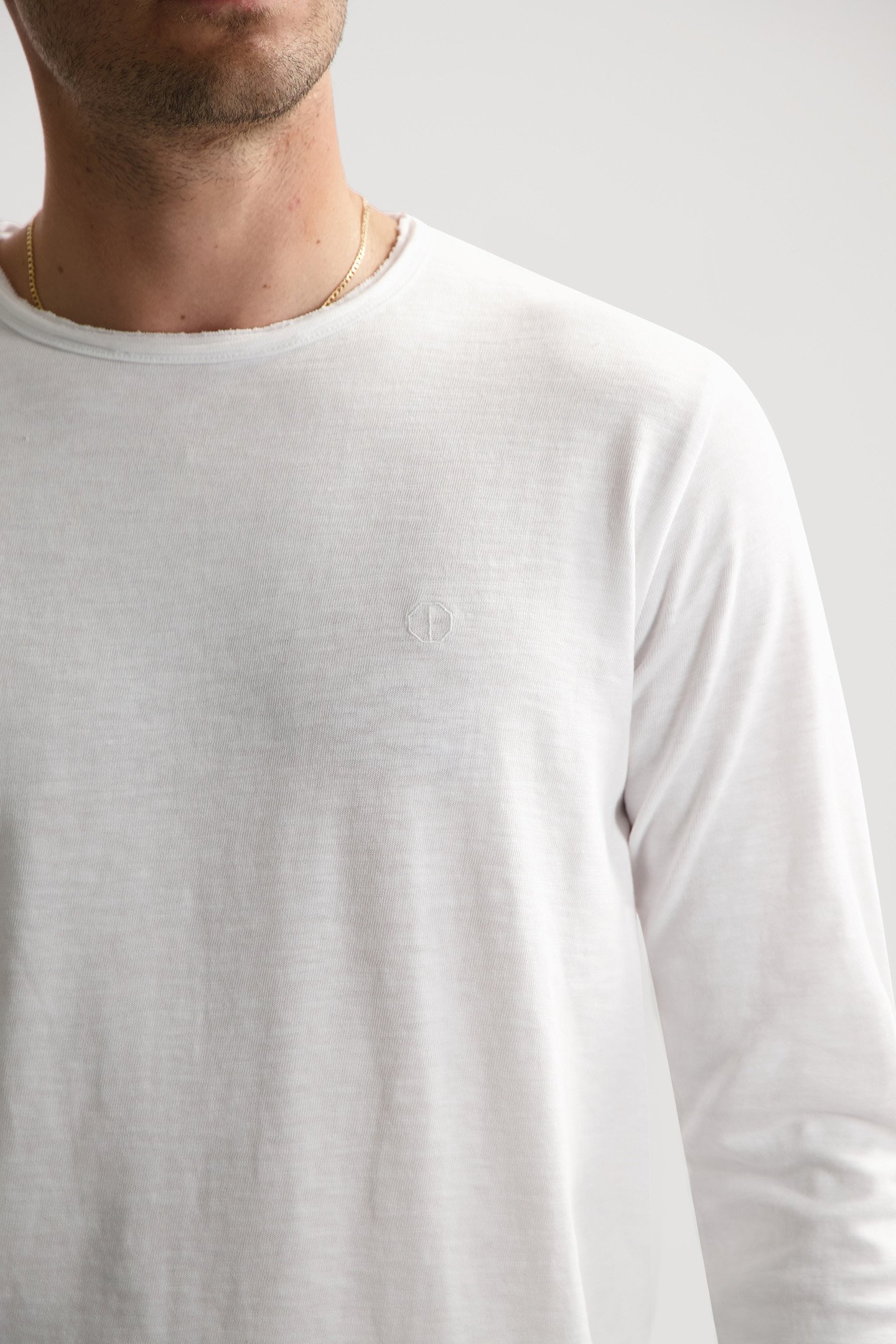 DS_NEWMAN CREWNECK WHITE 5