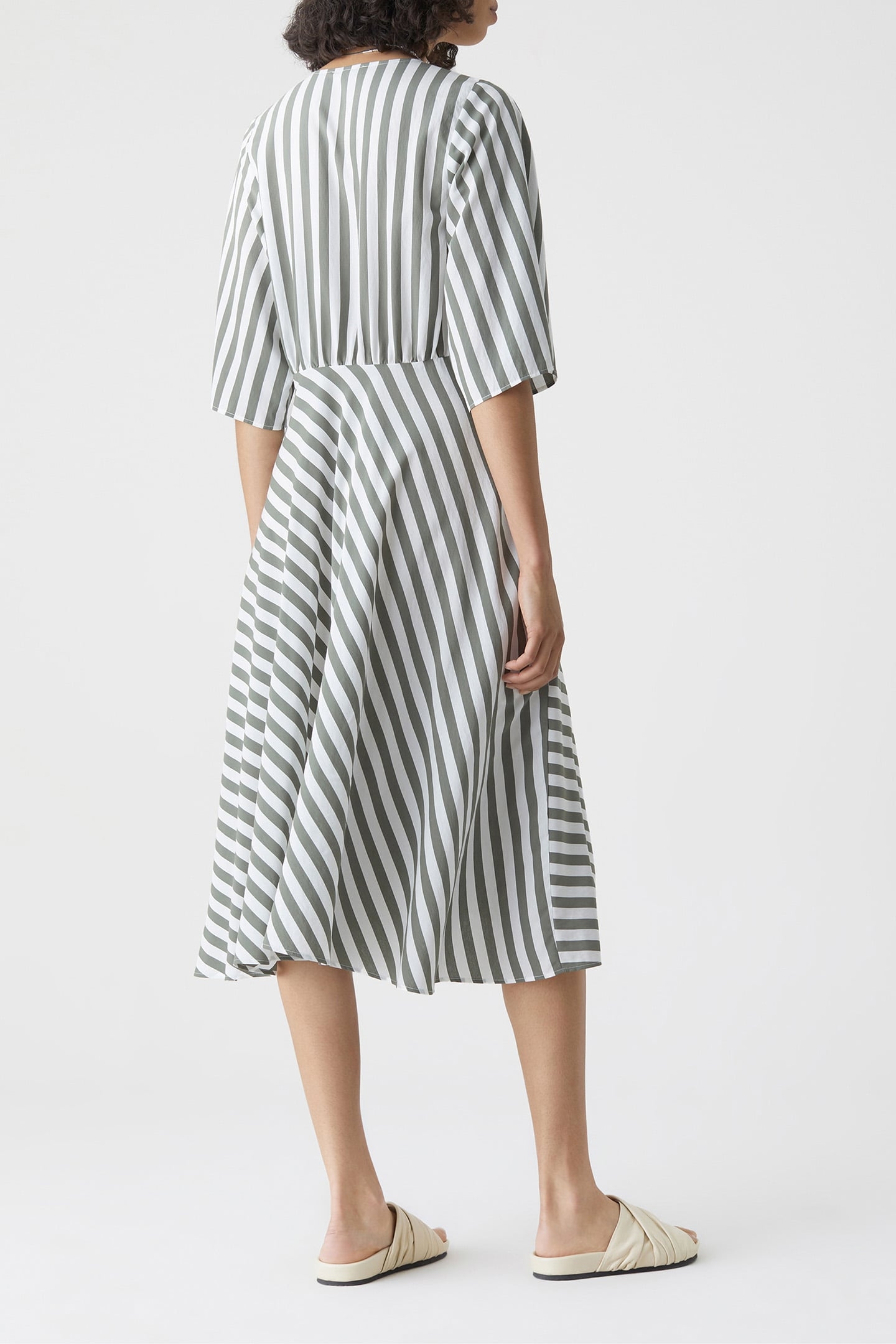 V-NECK DRESS DRESSES LIGHT MOSS GREEN 2