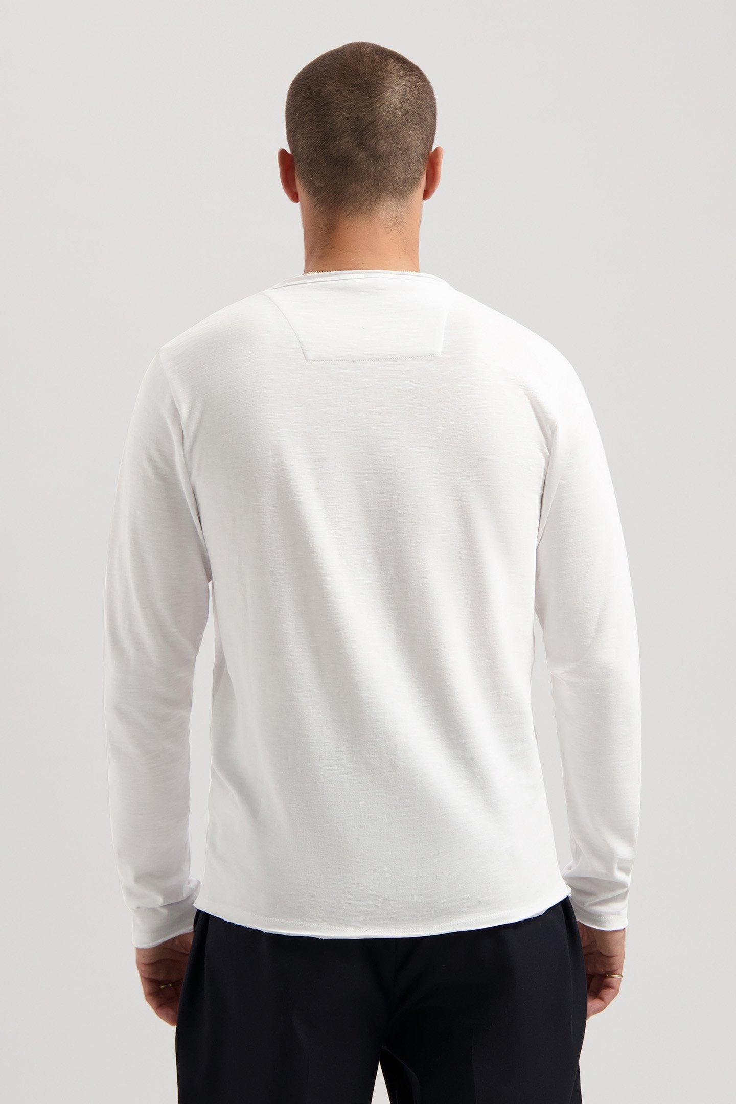 DS_NEWMAN CREWNECK WHITE 2